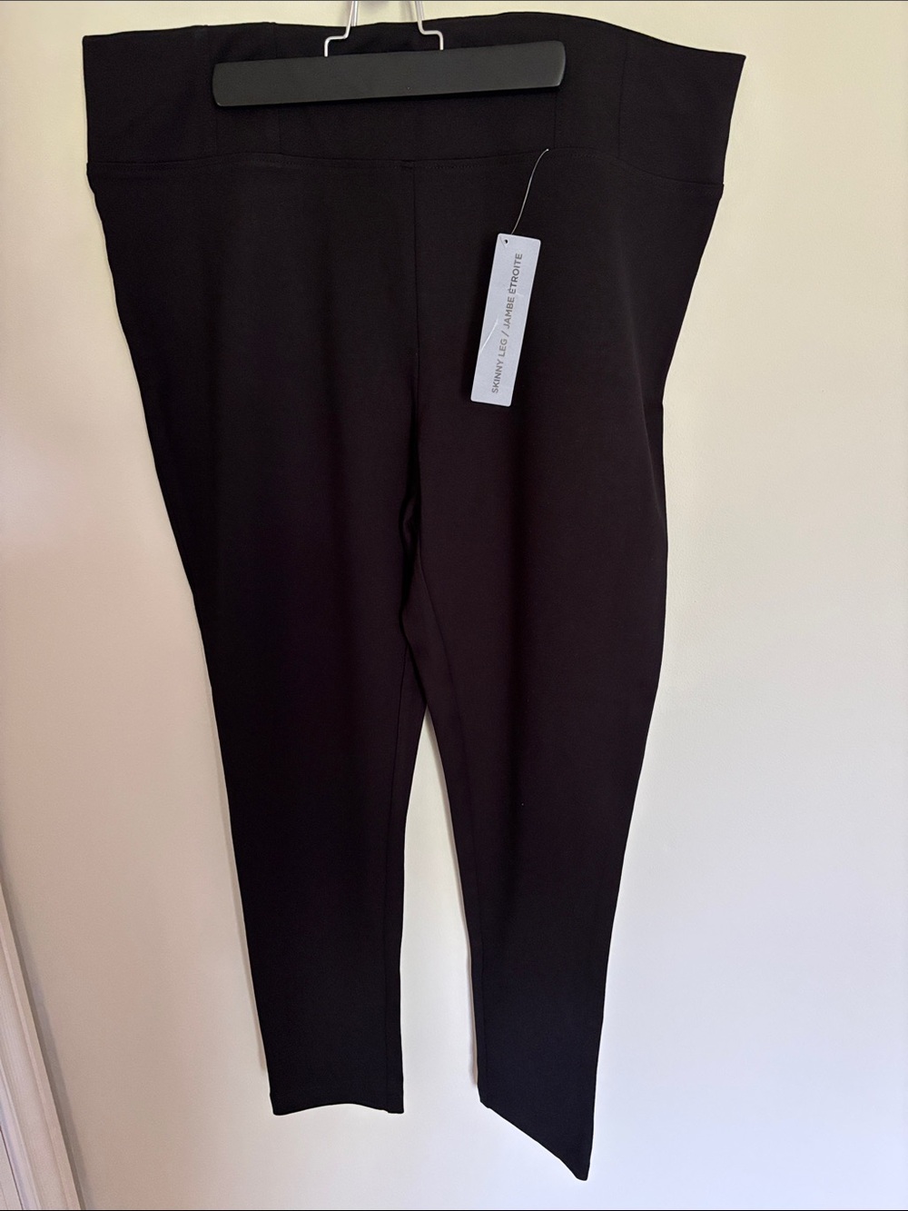 Pennington’s plus size Black Pull-On Skinny leg Ponte Pants (1X)